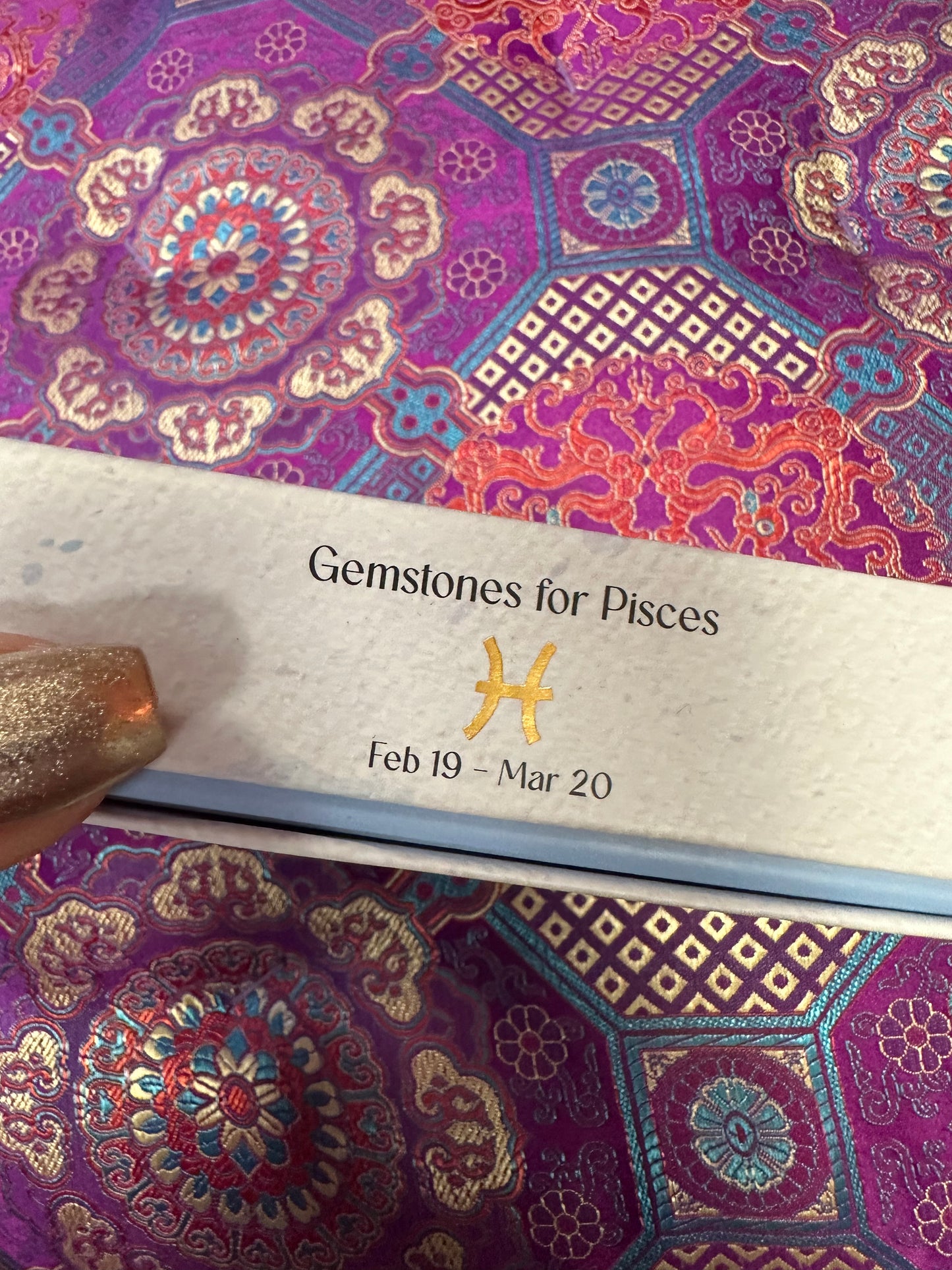 Gemstones for Pisces Gift Boxes